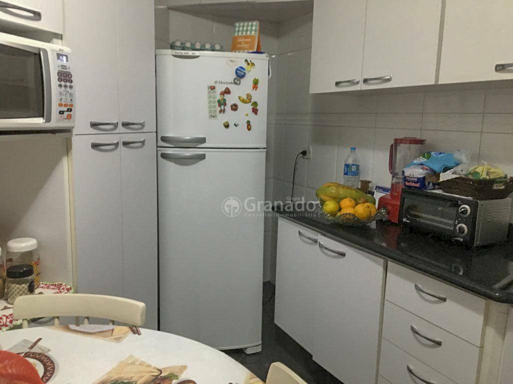 Apartamento à venda com 3 quartos, 90m² - Foto 18