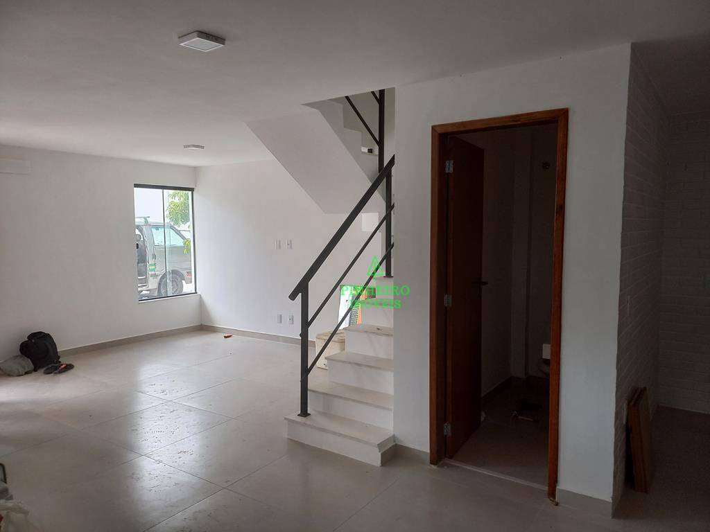 Casa à venda com 3 quartos, 202m² - Foto 8