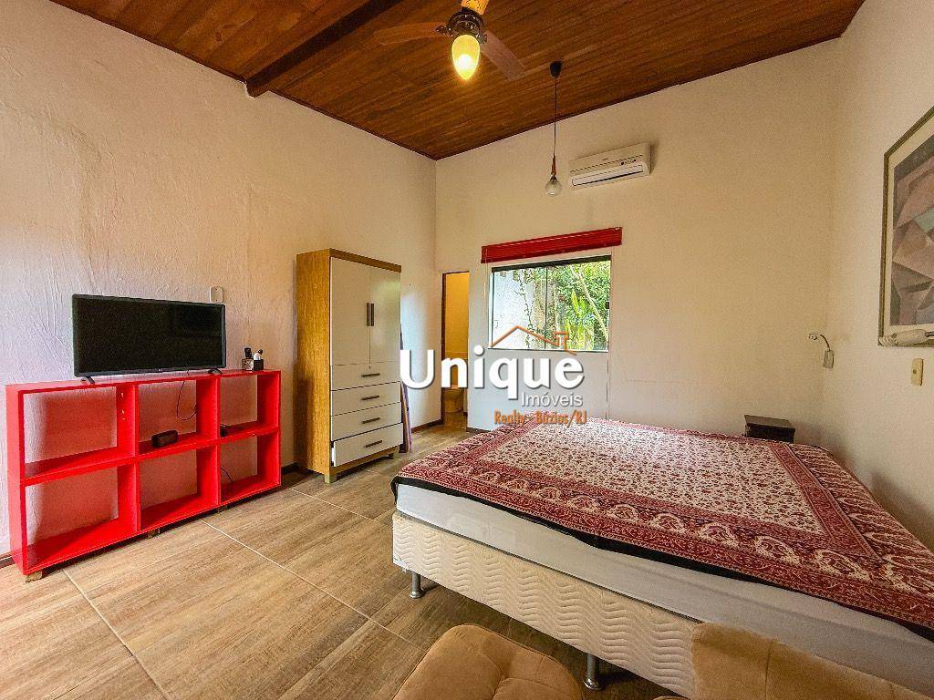 Casa, 5 quartos, 240 m² - Foto 3