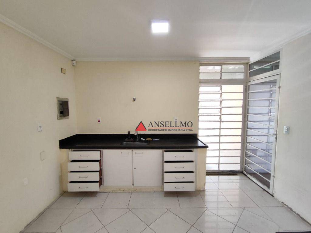 Casa à venda e aluguel com 3 quartos, 209m² - Foto 13