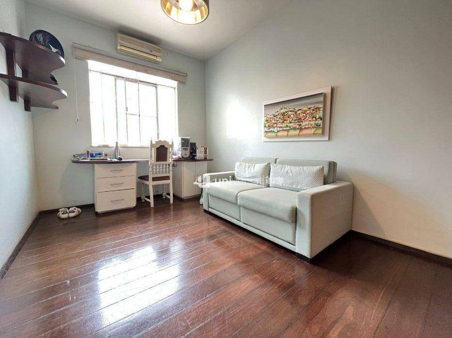 Casa para alugar com 5 quartos, 300m² - Foto 15