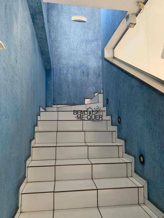 Sobrado à venda com 2 quartos, 300m² - Foto 4