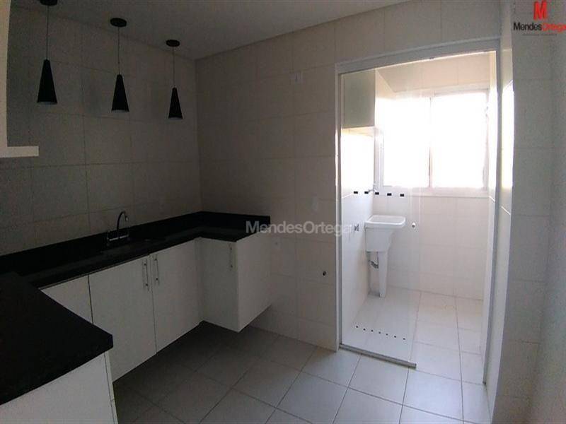 Apartamento à venda com 2 quartos, 70m² - Foto 9