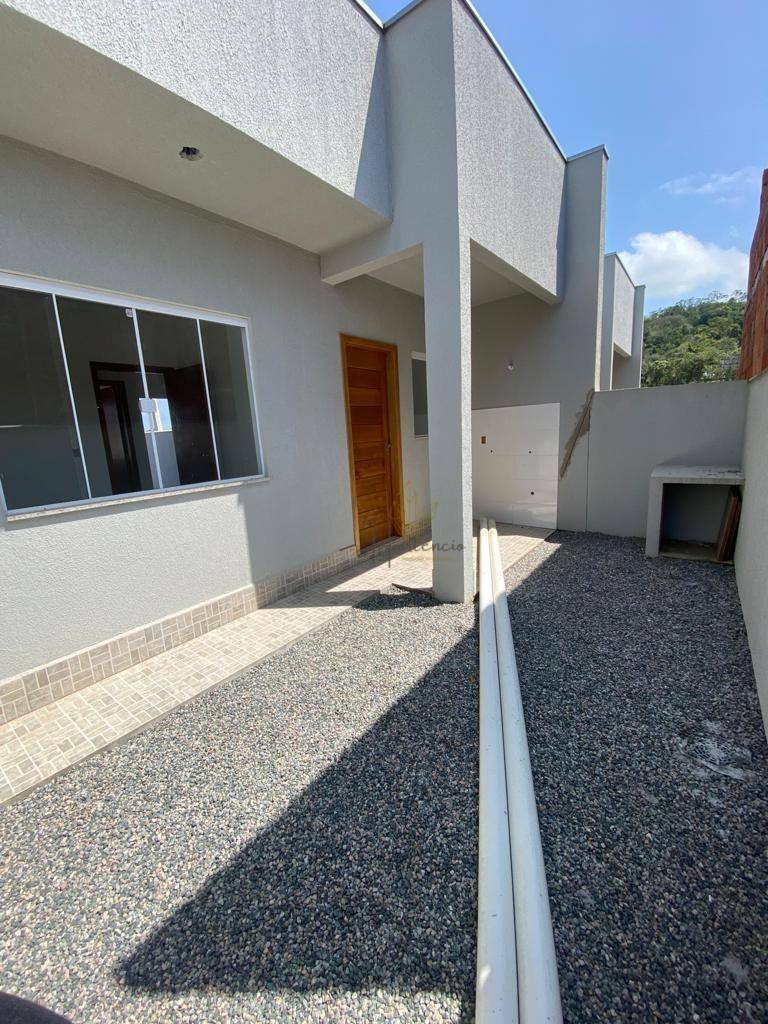 Casa à venda com 2 quartos, 48m² - Foto 7