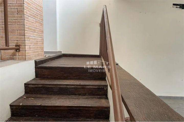 Casa para alugar com 3 quartos, 314m² - Foto 5