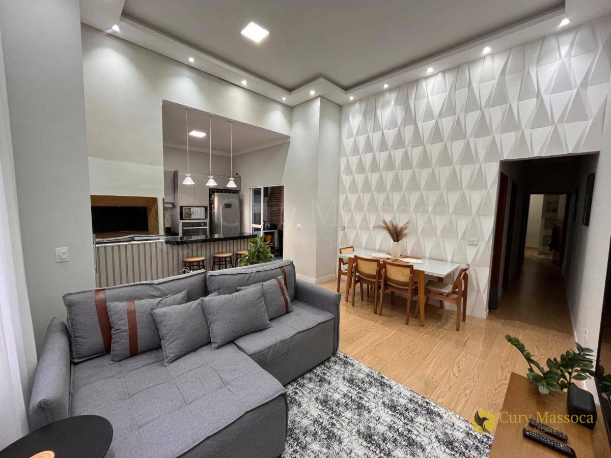 Casa à venda com 3 quartos, 150m² - Foto 1