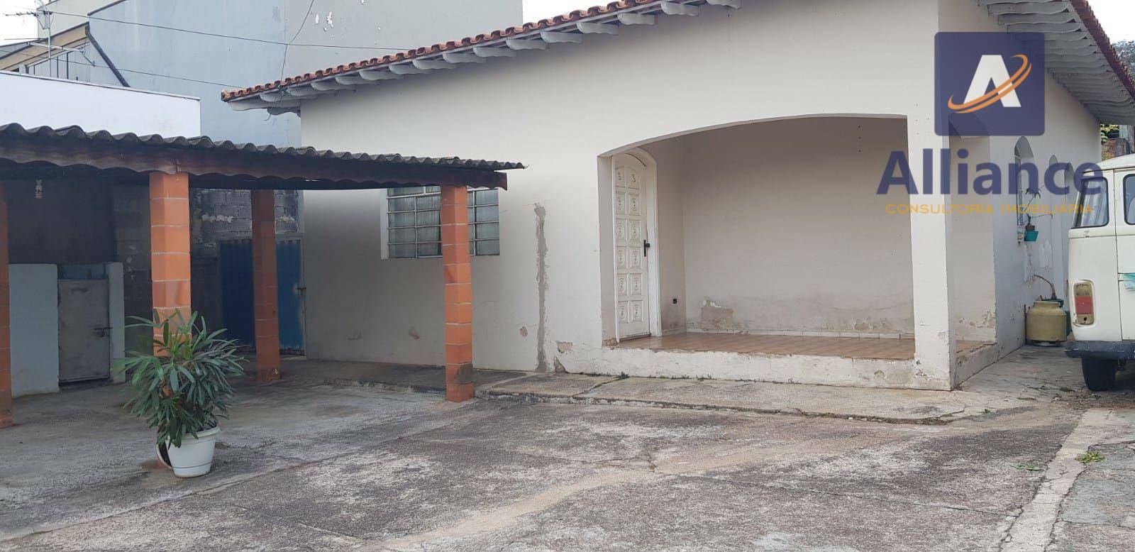 Casa à venda com 6 quartos, 300m² - Foto 57