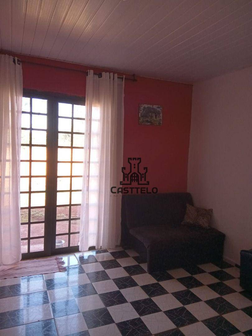 Casa à venda com 1 quarto, 49m² - Foto 2