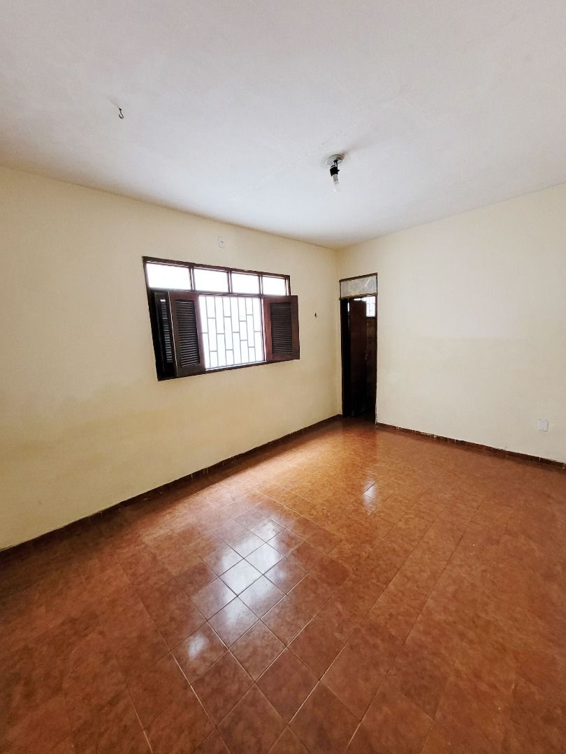 Casa à venda com 5 quartos, 184m² - Foto 10