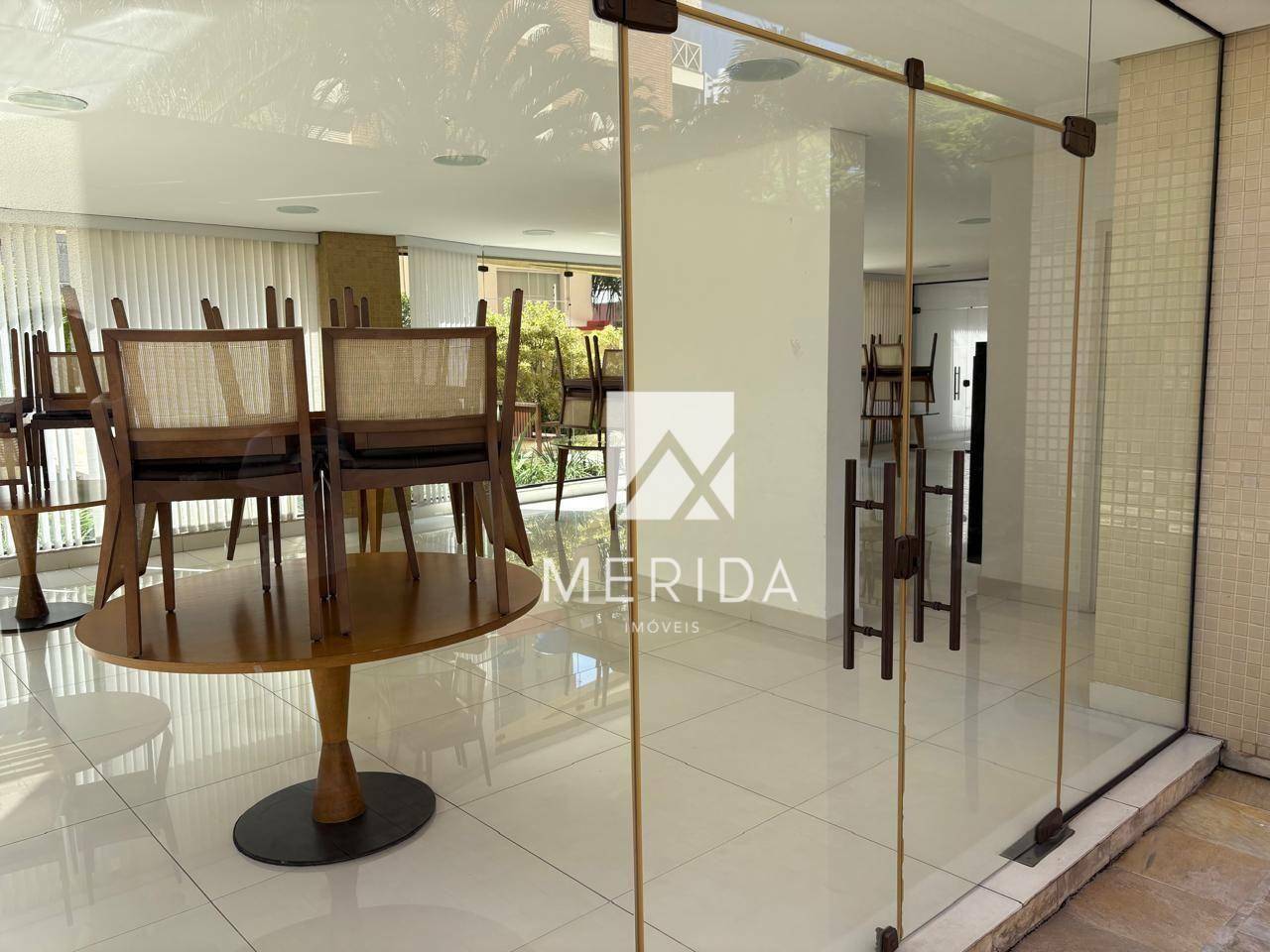 Apartamento para alugar com 3 quartos, 125m² - Foto 29