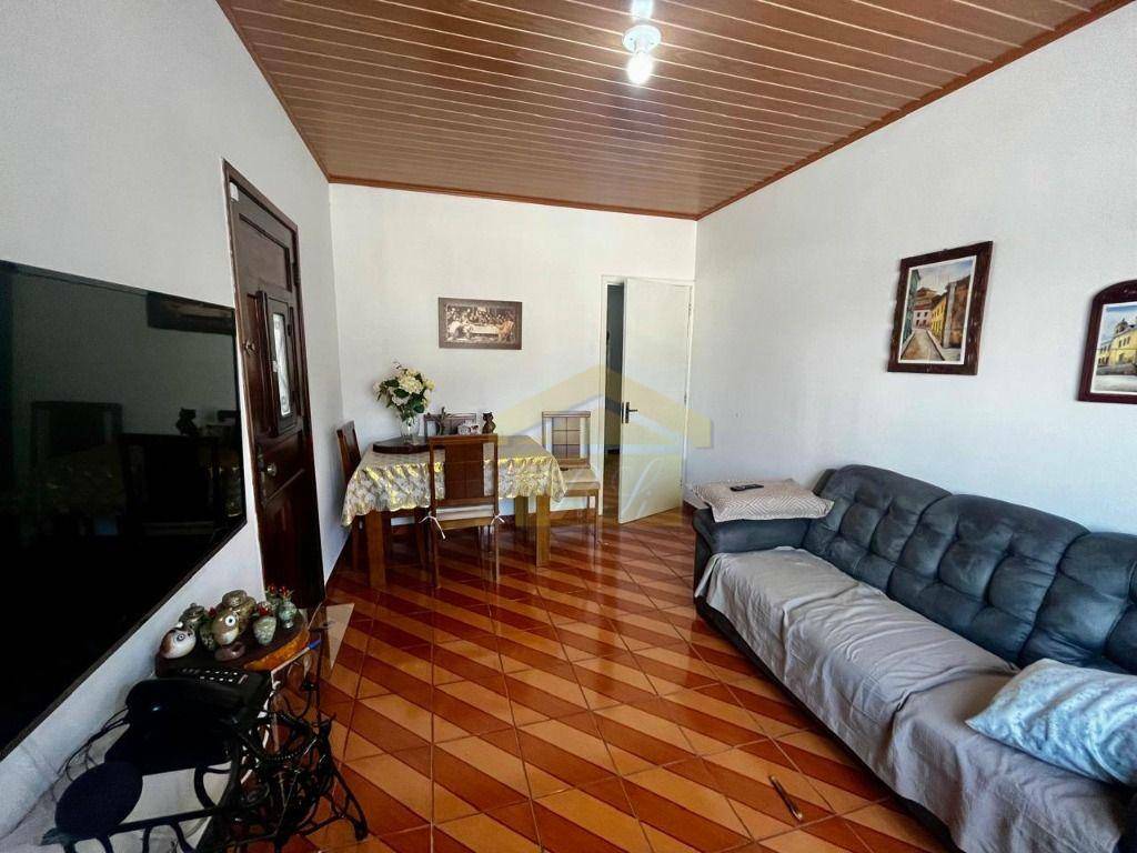 Casa para alugar com 2 quartos, 70m² - Foto 2