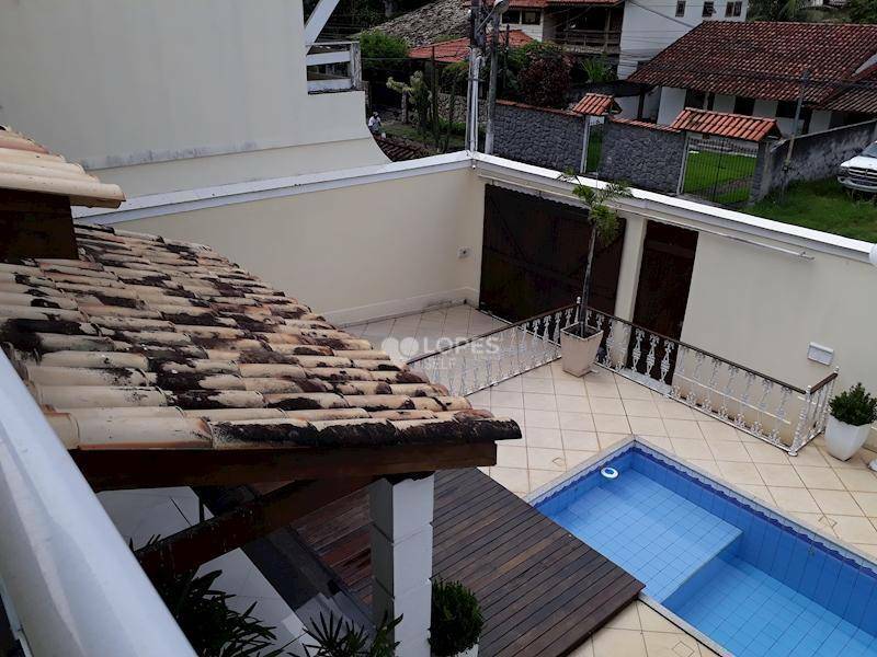 Casa à venda com 5 quartos, 200m² - Foto 20