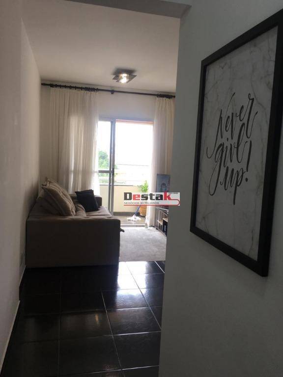 Apartamento à venda com 2 quartos, 65m² - Foto 3