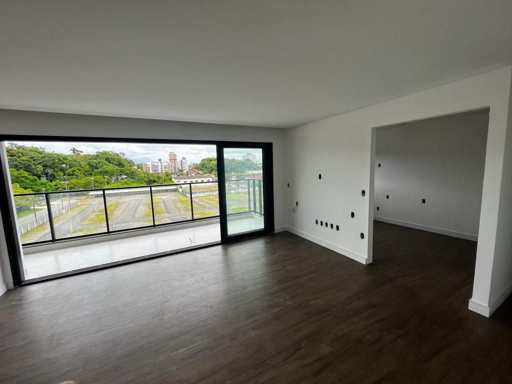 Apartamento à venda com 5 quartos, 104m² - Foto 3