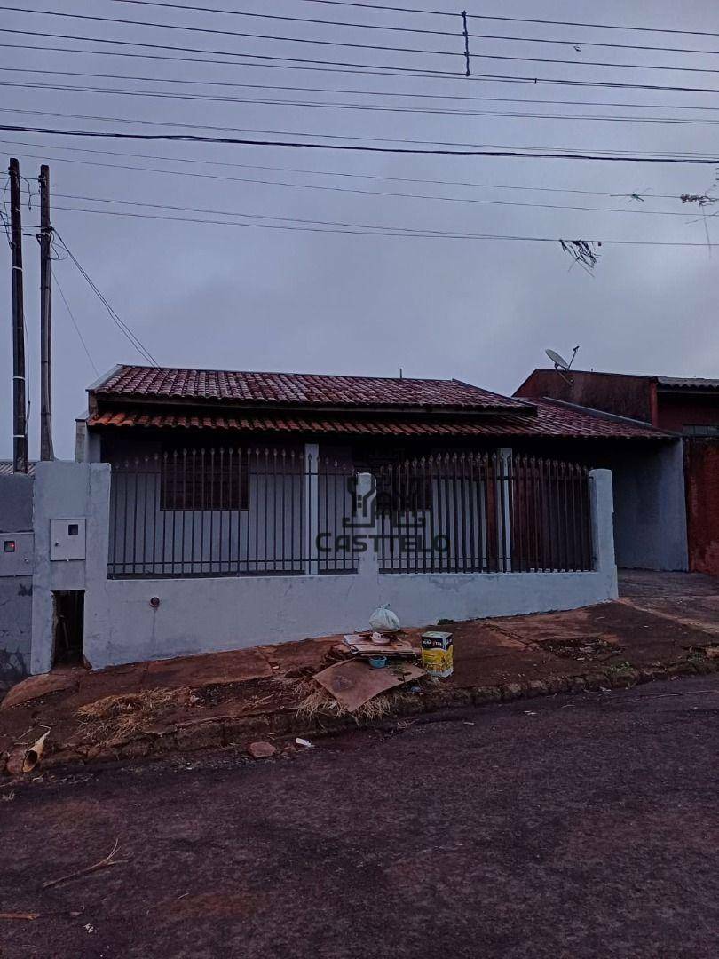 Casa à venda e aluguel com 3 quartos, 130m² - Foto 1