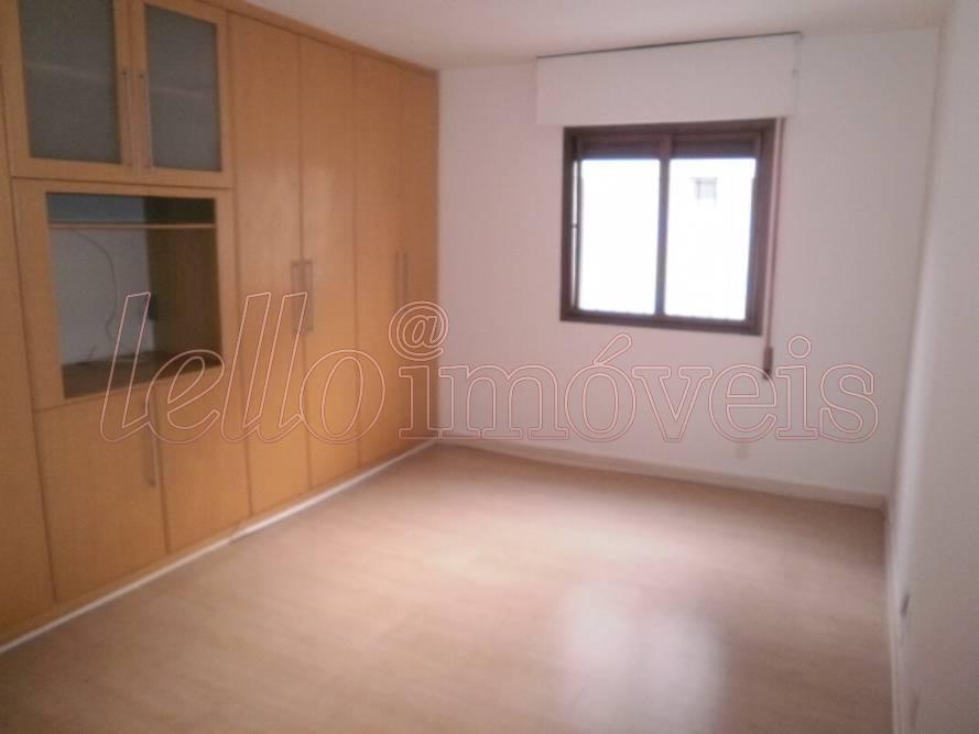 Apartamento para alugar com 4 quartos, 210m² - Foto 18