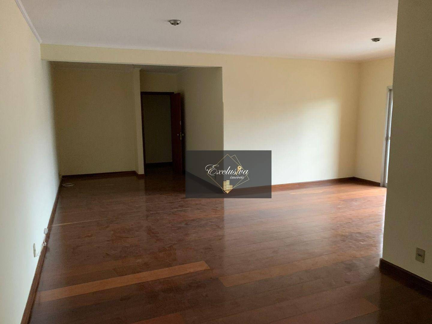 Apartamento à venda com 3 quartos, 142m² - Foto 2