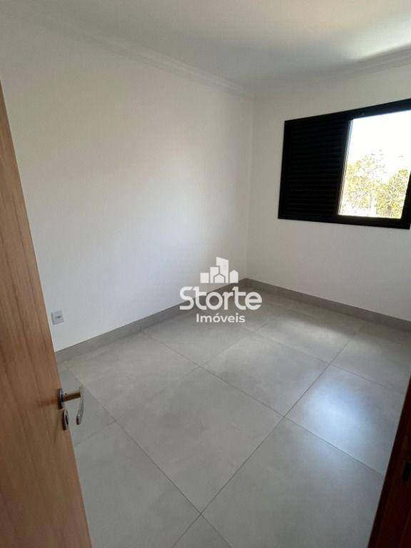 Apartamento à venda com 3 quartos, 80m² - Foto 4