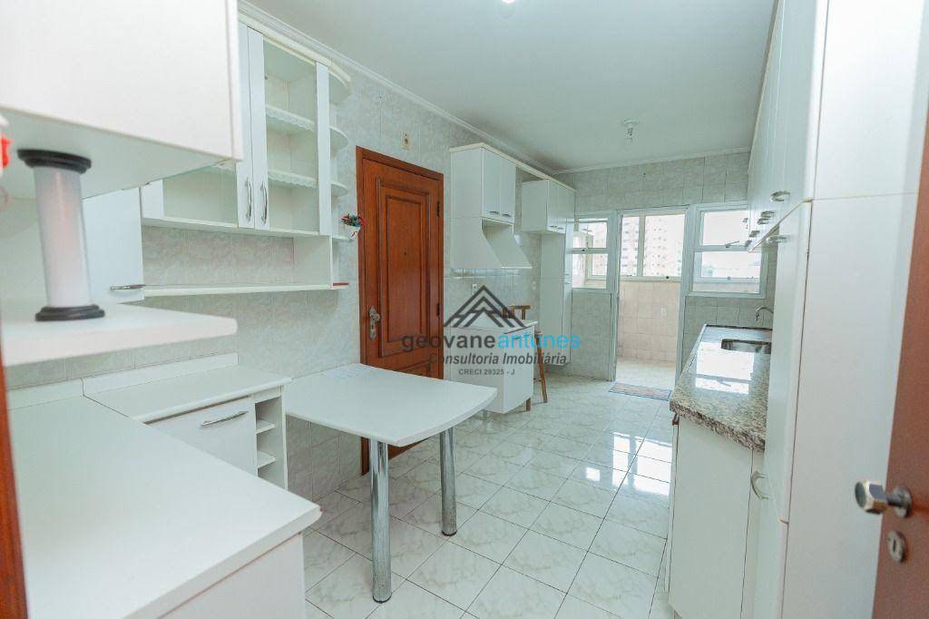 Apartamento à venda com 3 quartos, 162m² - Foto 1