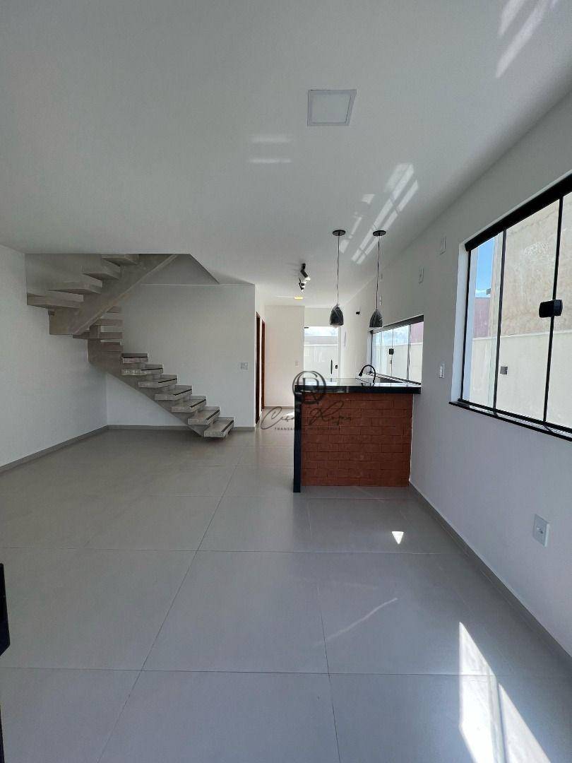 Casa à venda com 3 quartos, 150m² - Foto 3