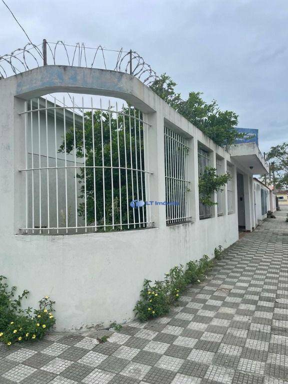 Casa à venda e aluguel com 3 quartos, 250m² - Foto 5