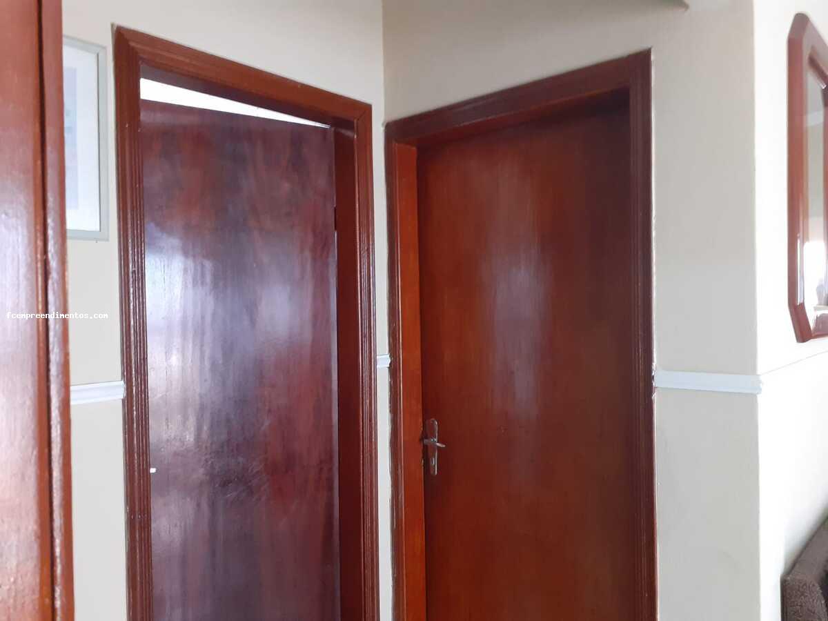 Casa à venda com 3 quartos, 250m² - Foto 14