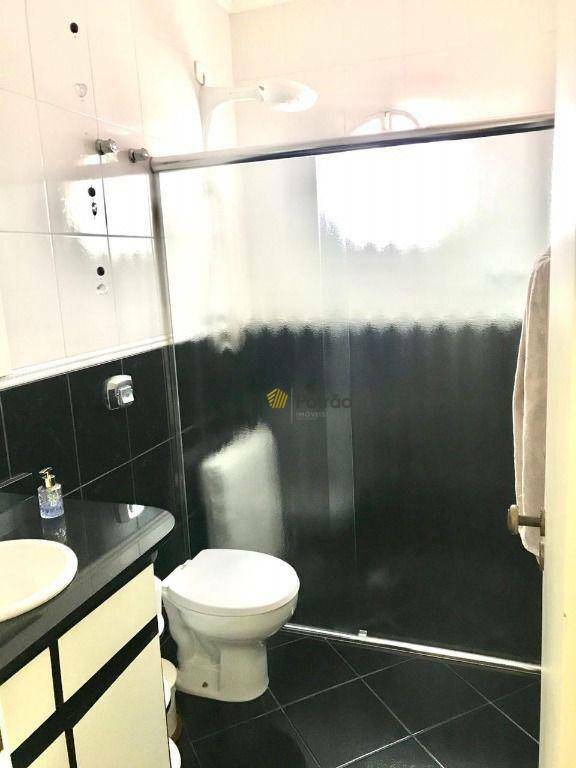 Sobrado à venda com 3 quartos, 300m² - Foto 2