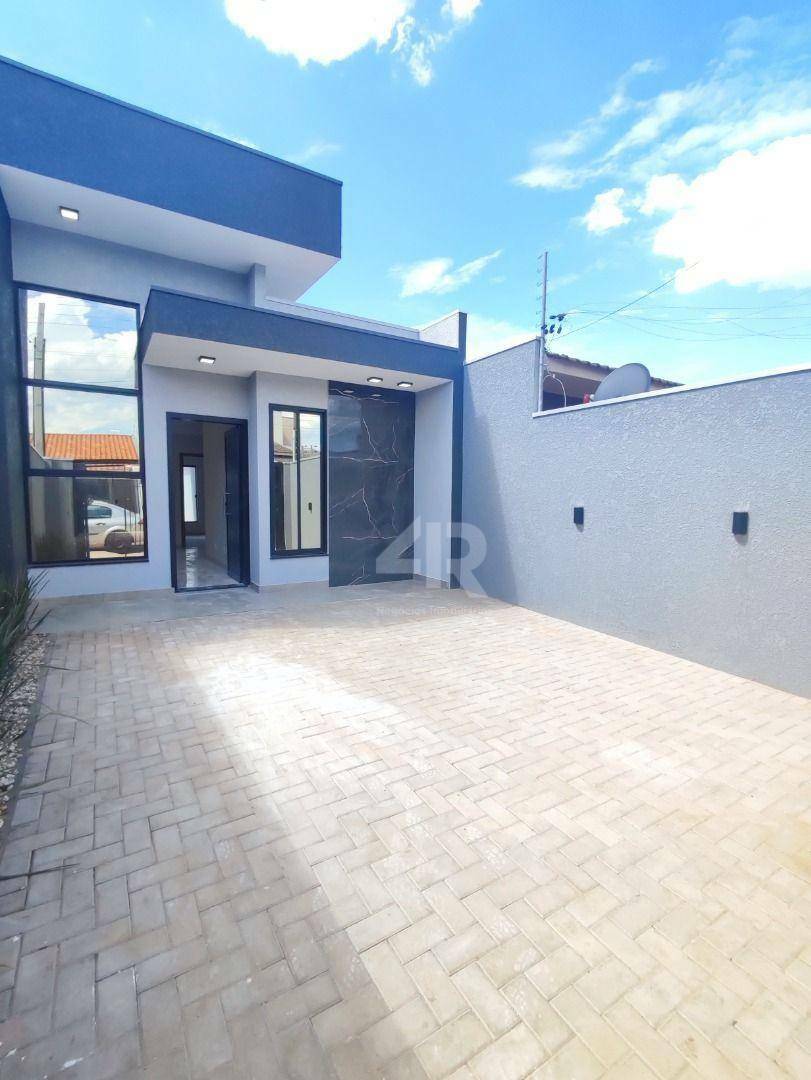 Casa à venda com 2 quartos, 60m² - Foto 2