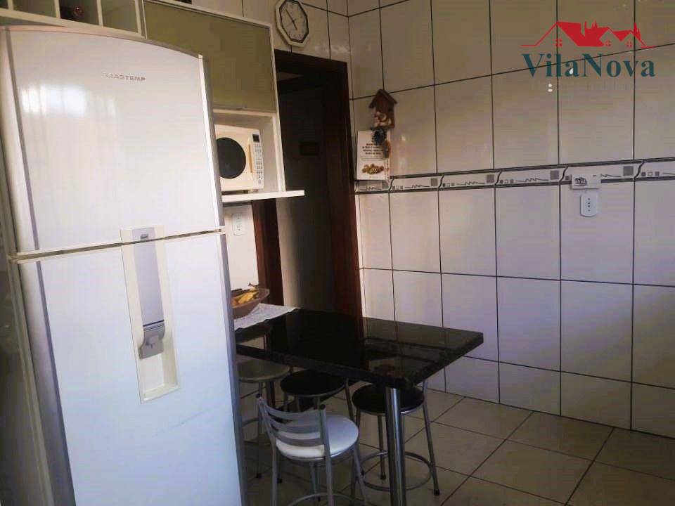 Casa à venda com 3 quartos, 140m² - Foto 3