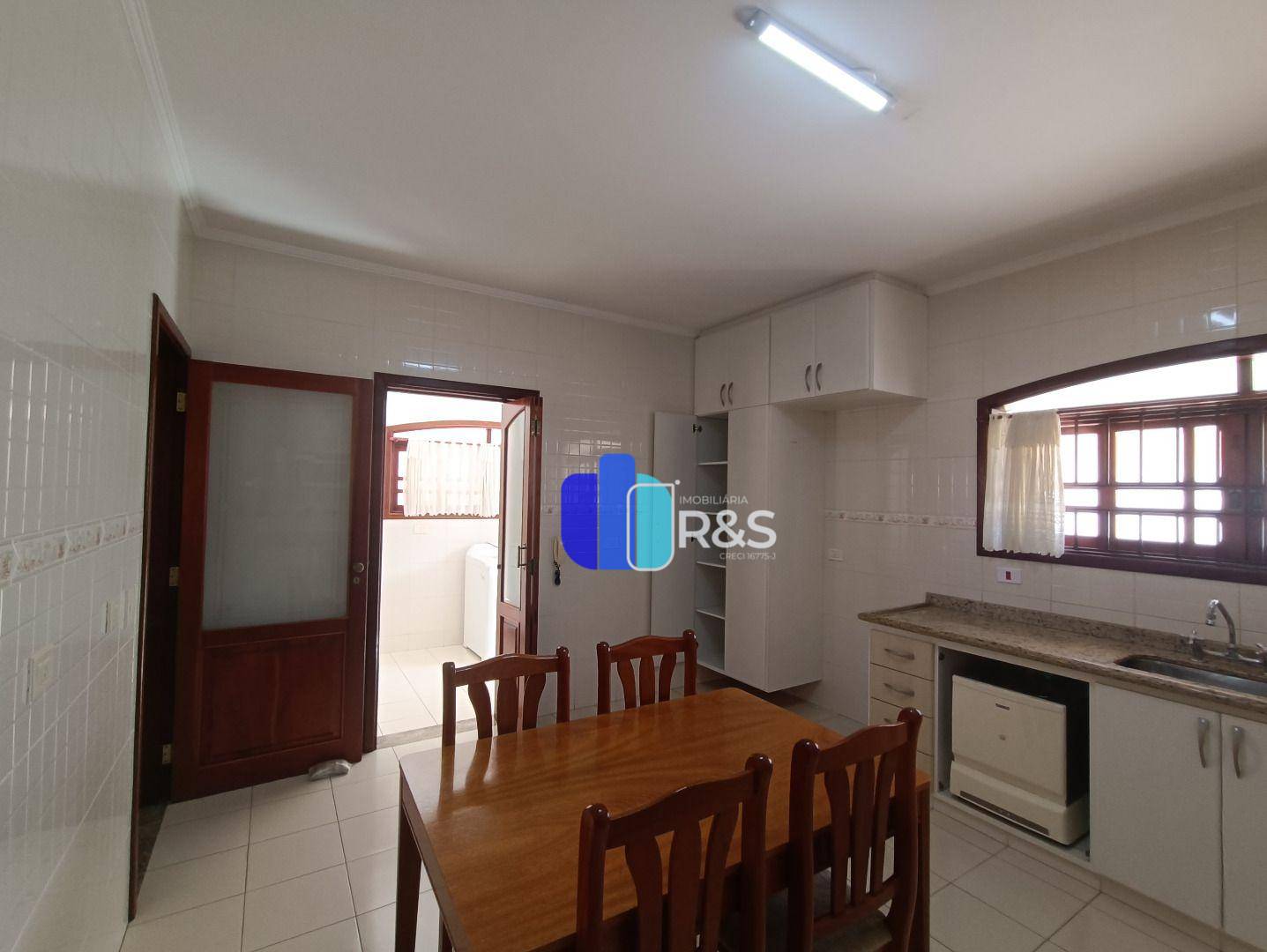 Casa à venda e aluguel com 3 quartos, 227m² - Foto 16