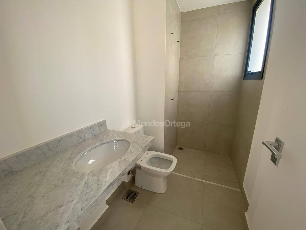 Apartamento à venda com 4 quartos, 220m² - Foto 9