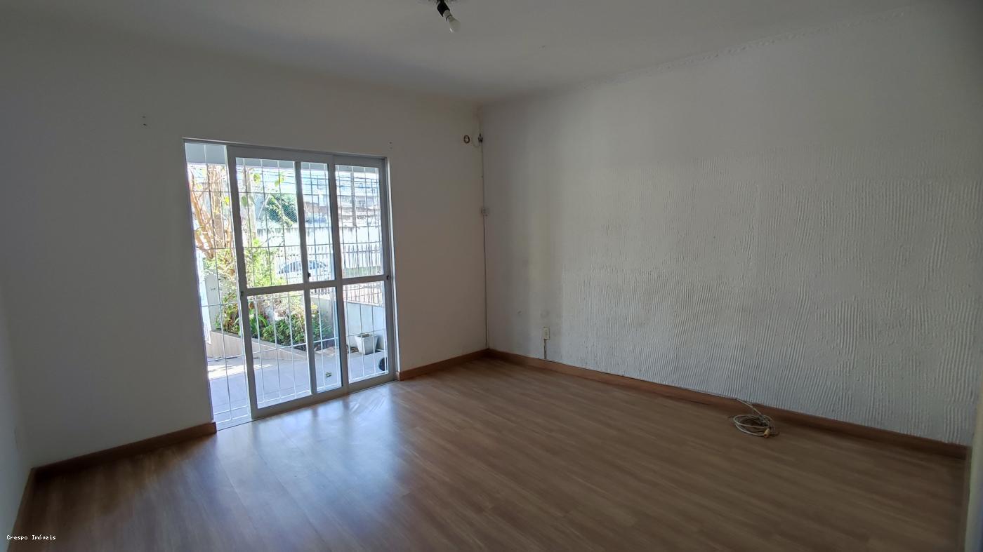 Casa à venda com 6 quartos, 220m² - Foto 5