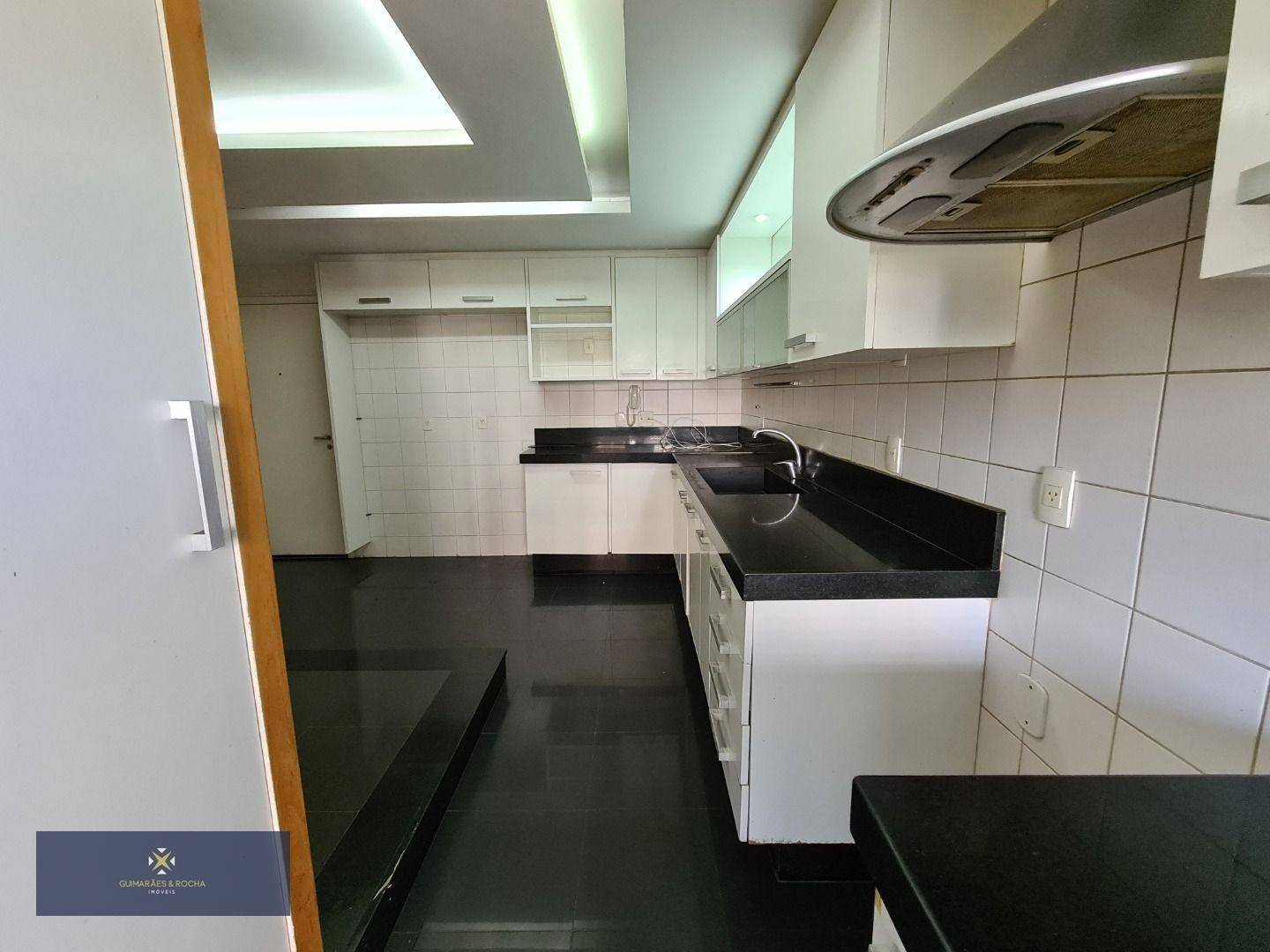 Apartamento à venda com 4 quartos, 157m² - Foto 7