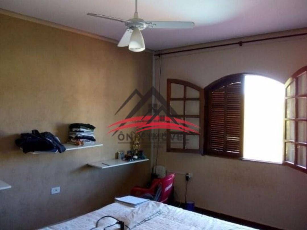 Casa à venda com 3 quartos, 189m² - Foto 4