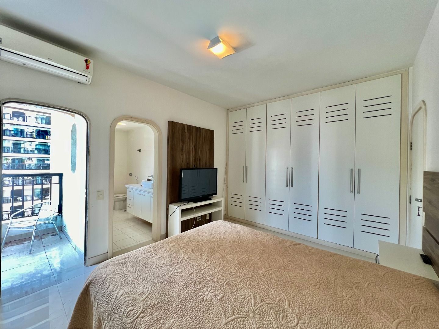 Apartamento à venda com 4 quartos, 200m² - Foto 26