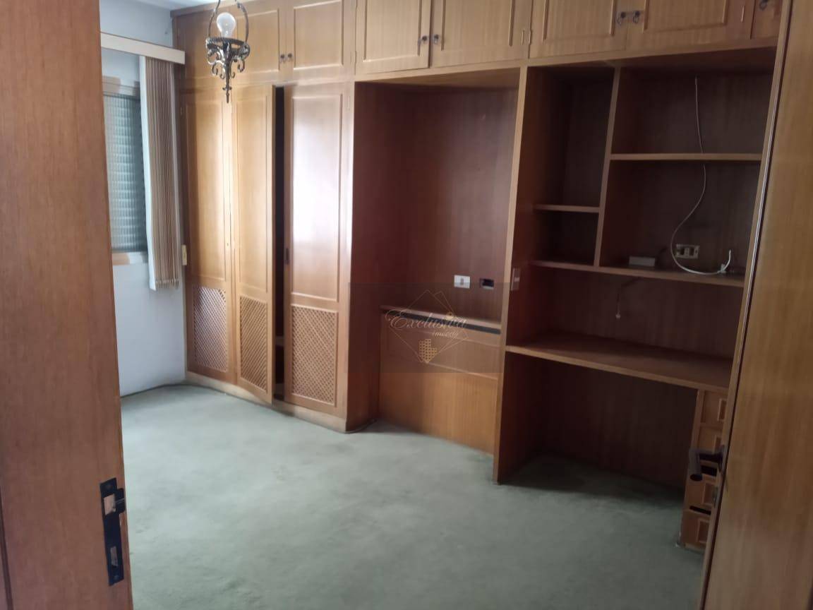 Apartamento à venda com 4 quartos, 237m² - Foto 18