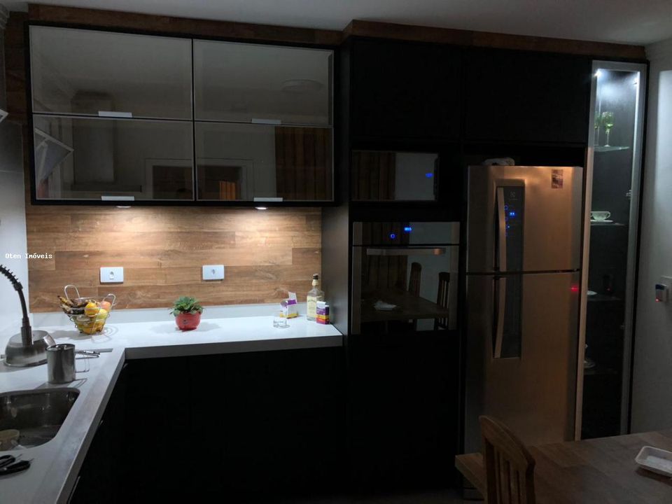 Apartamento à venda com 3 quartos, 142m² - Foto 3