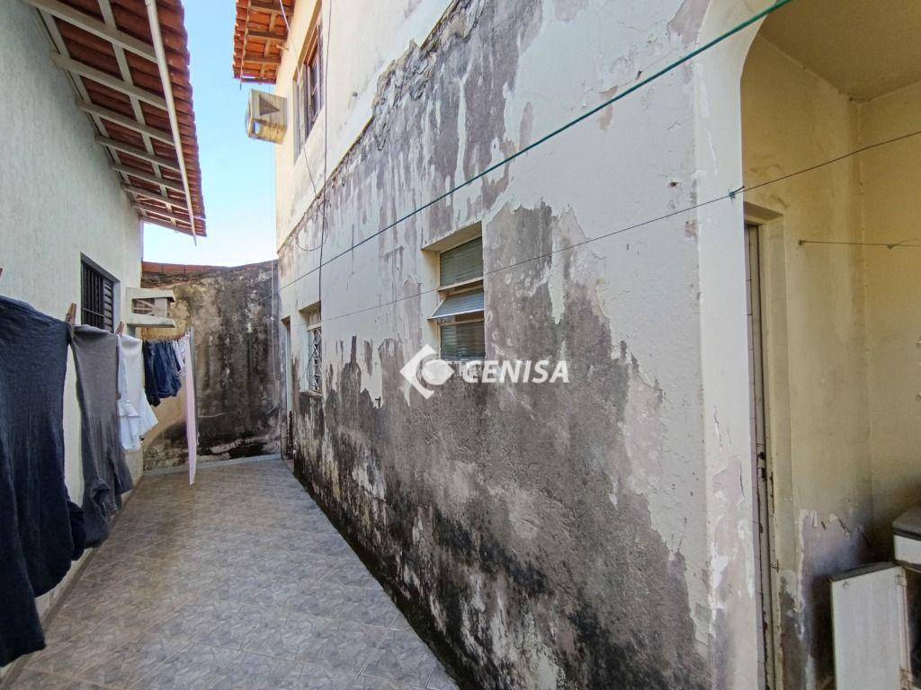 Casa à venda com 5 quartos, 210m² - Foto 19