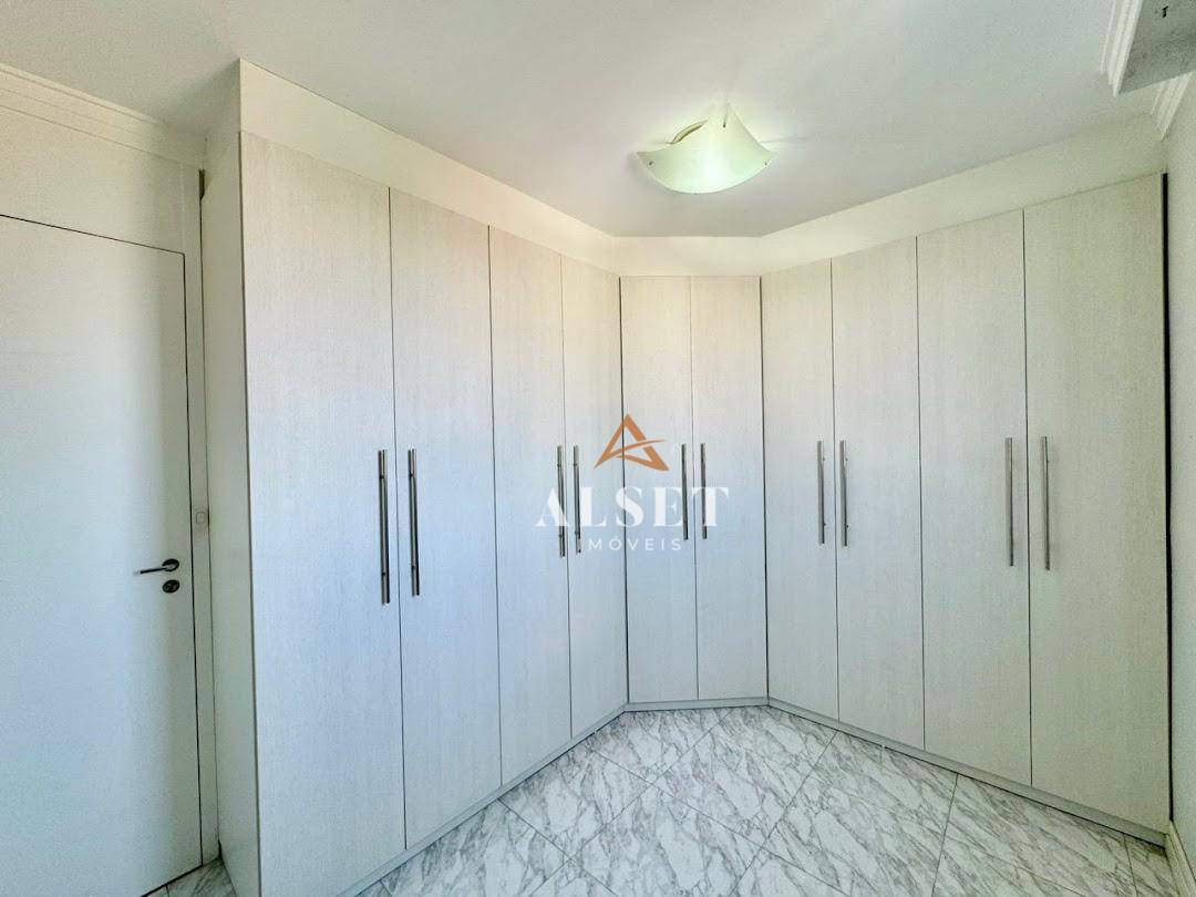 Apartamento à venda com 2 quartos, 70m² - Foto 14