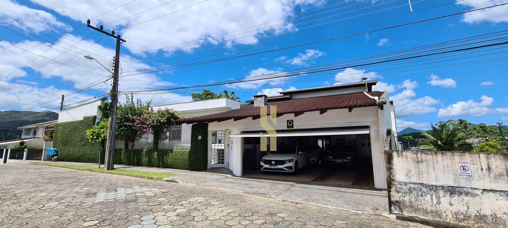 Casa à venda com 4 quartos, 600m² - Foto 3