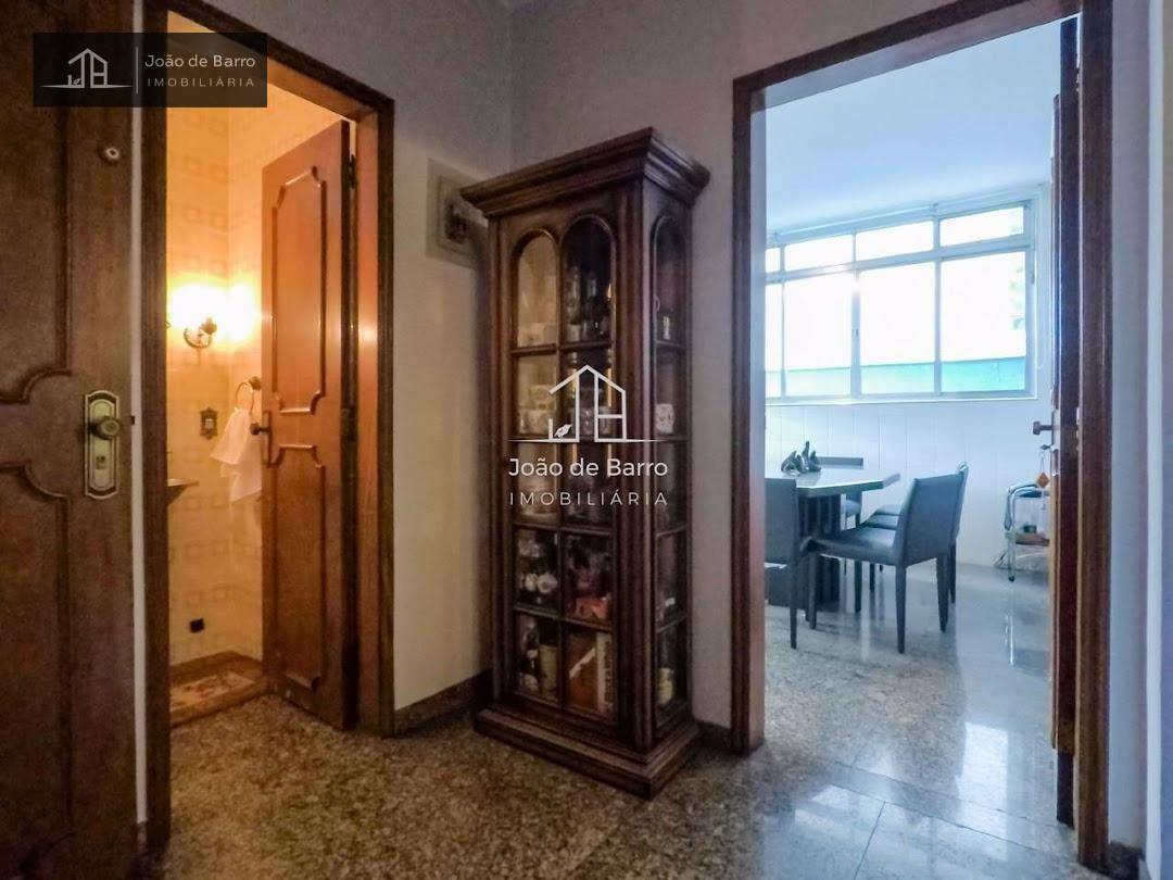 Casa à venda com 4 quartos, 388m² - Foto 6