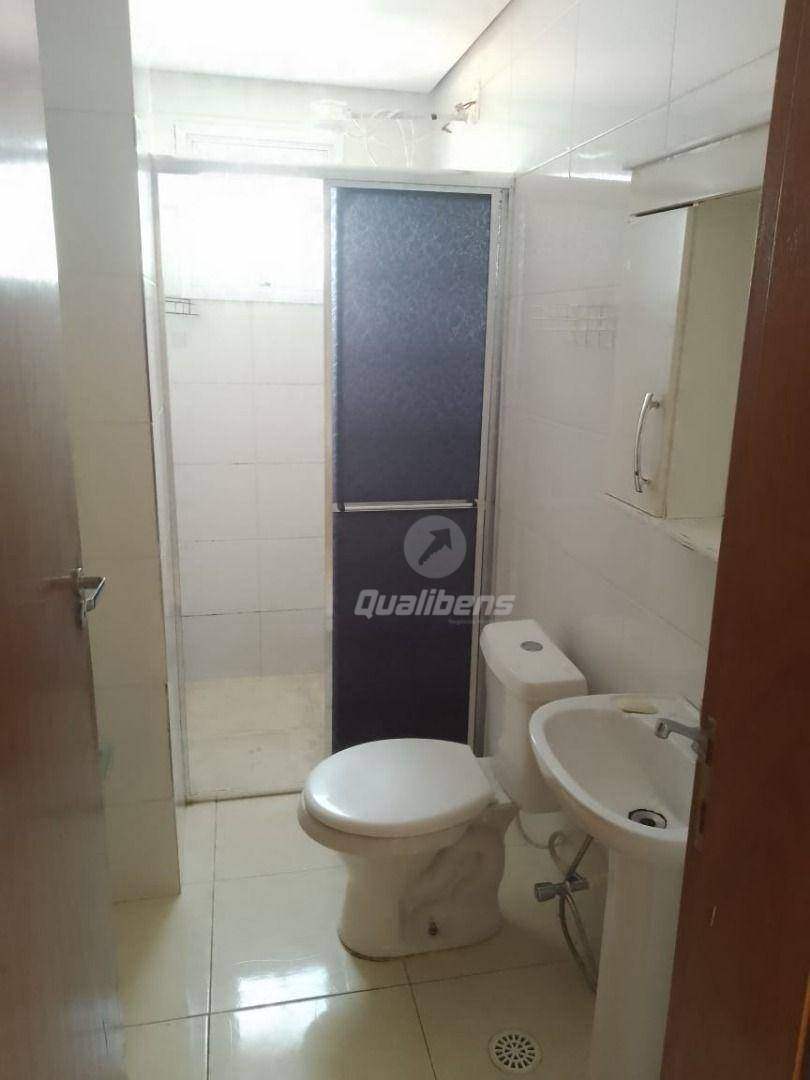 Apartamento para alugar com 2 quartos, 75m² - Foto 11