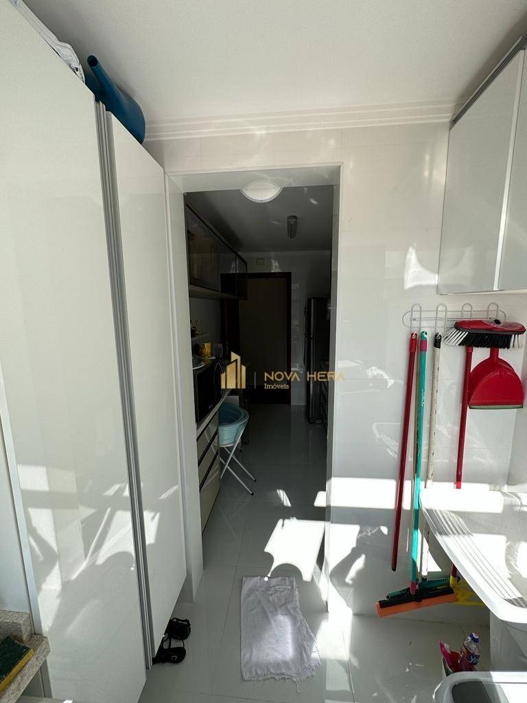 Apartamento à venda com 2 quartos, 57m² - Foto 30