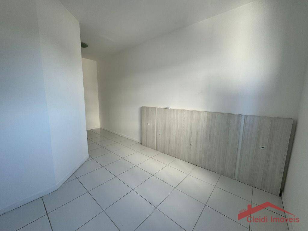 Apartamento para alugar com 3 quartos, 90m² - Foto 14