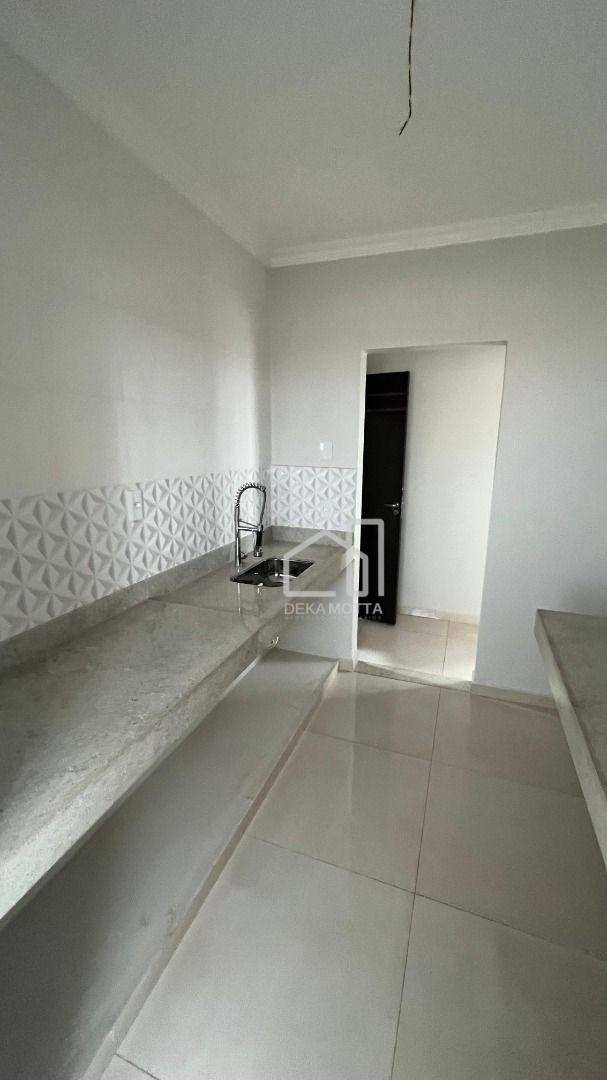 Apartamento à venda com 2 quartos, 9235m² - Foto 3