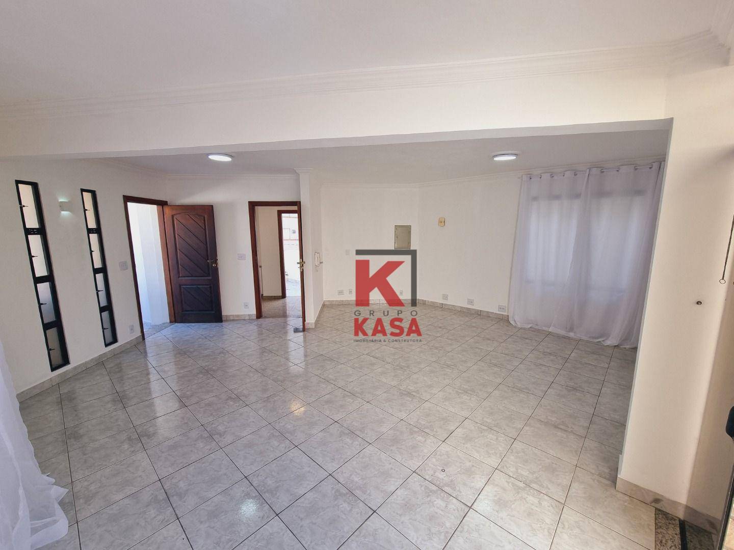 Casa à venda e aluguel com 3 quartos, 339m² - Foto 15