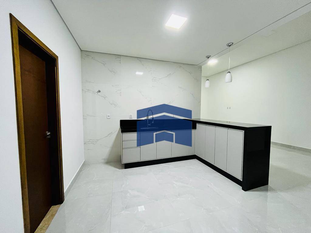 Casa de Condomínio à venda com 3 quartos, 200m² - Foto 4