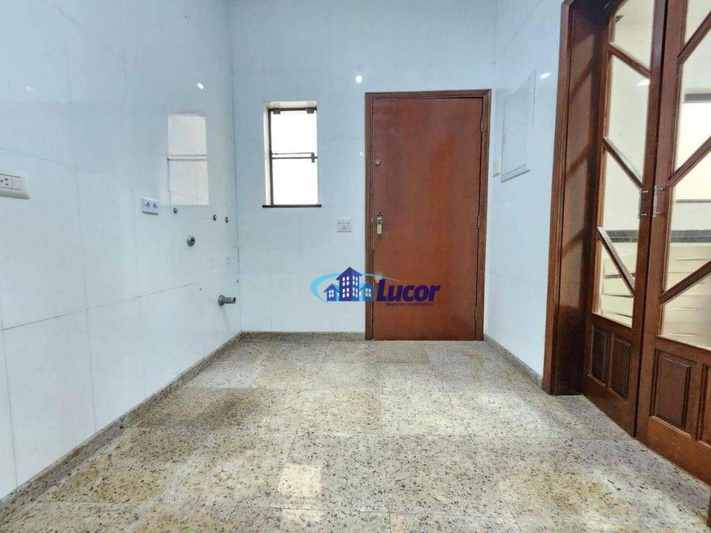 Sobrado à venda com 3 quartos, 354m² - Foto 10