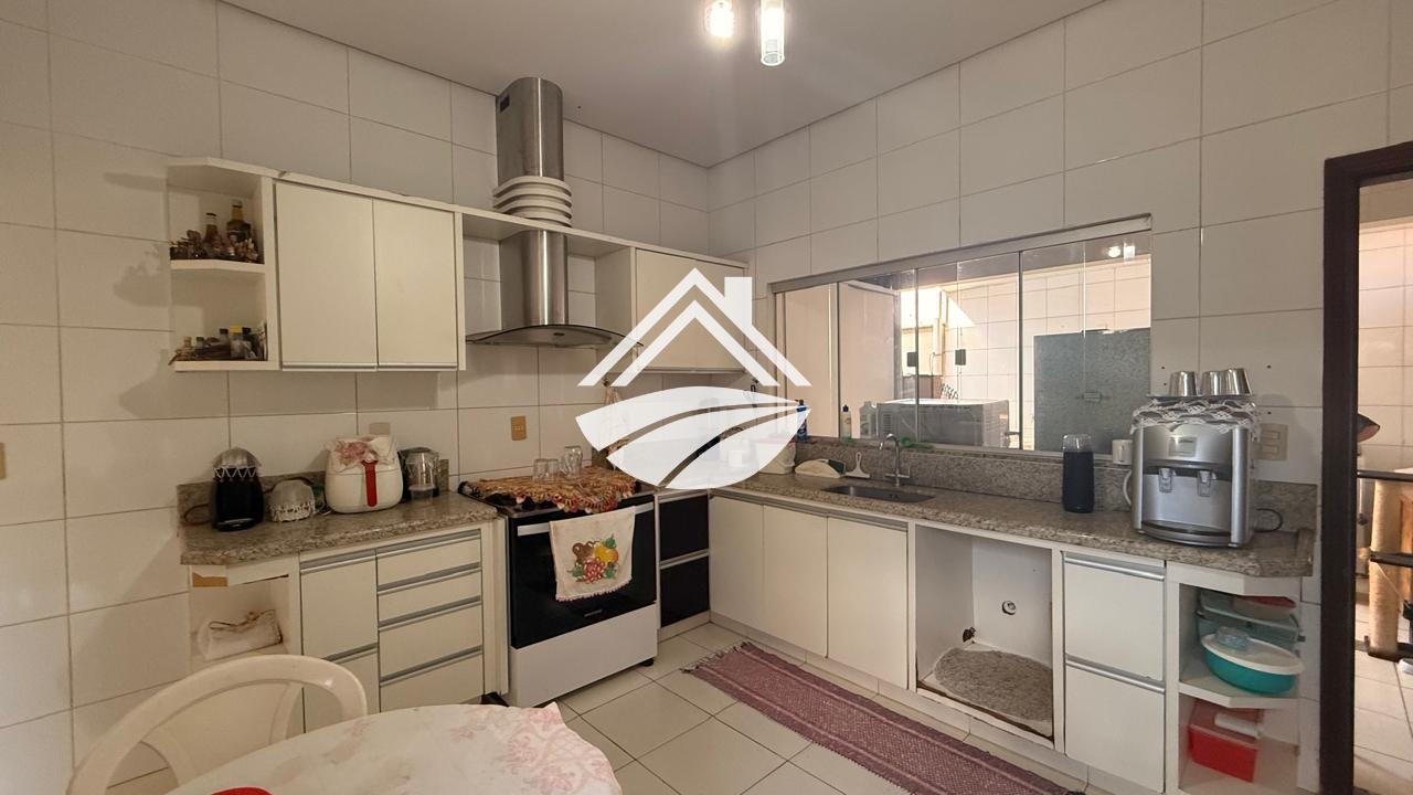 Casa à venda com 4 quartos, 372m² - Foto 23