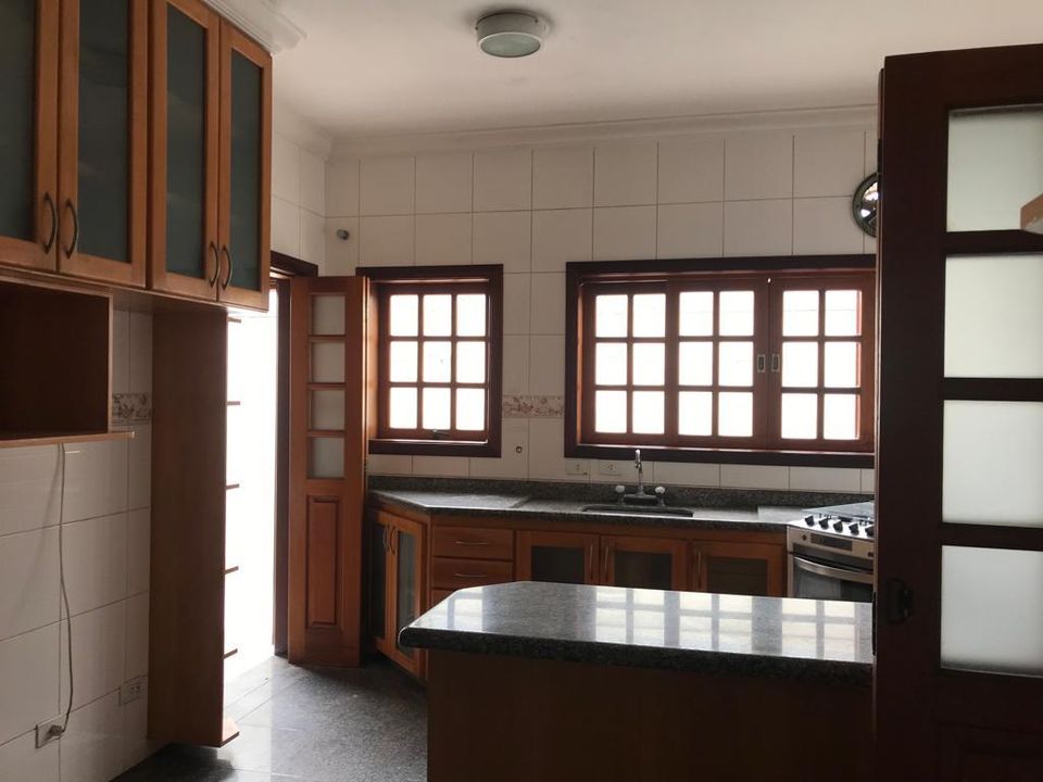 Casa à venda com 3 quartos, 307m² - Foto 8